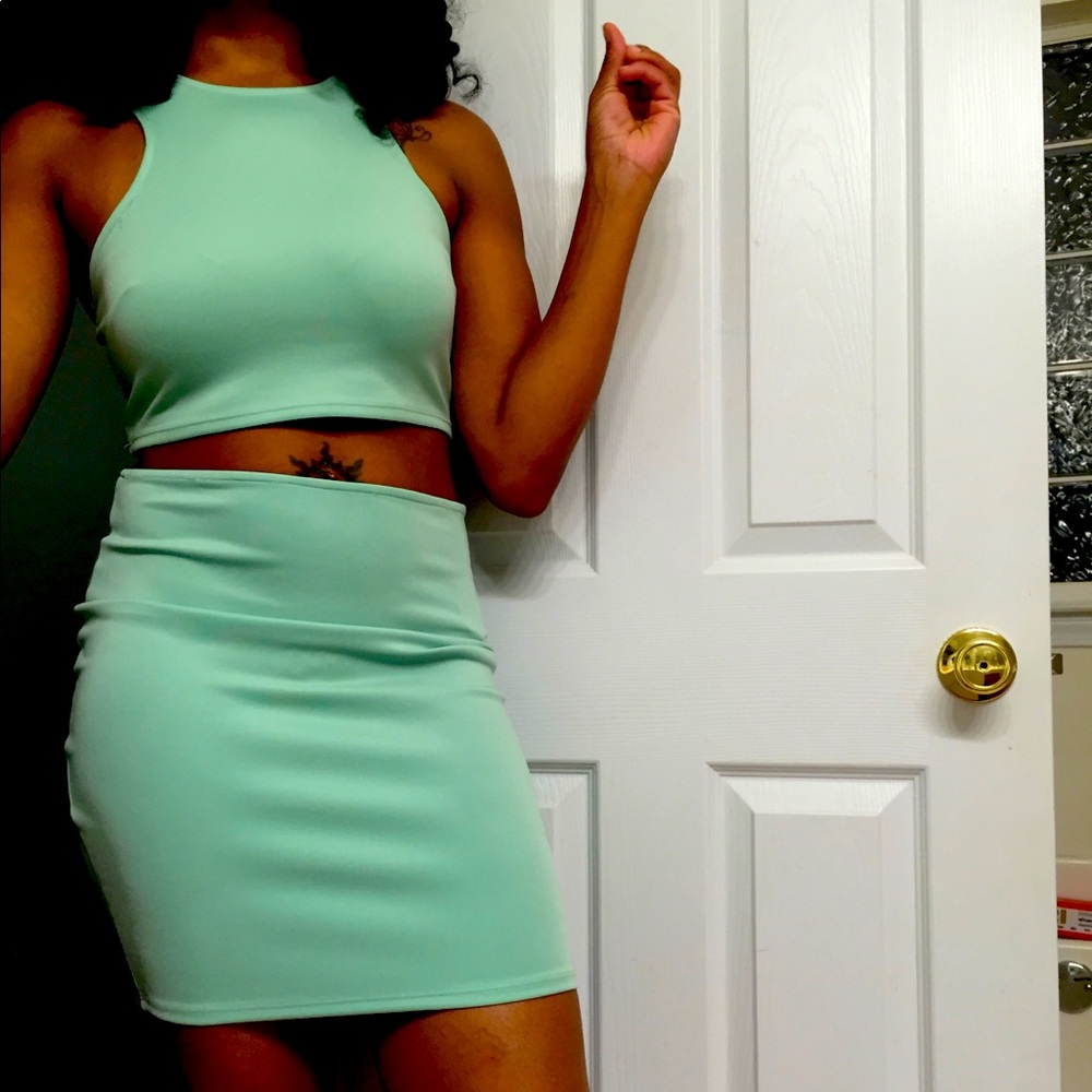 Great Glam crop top skirt set